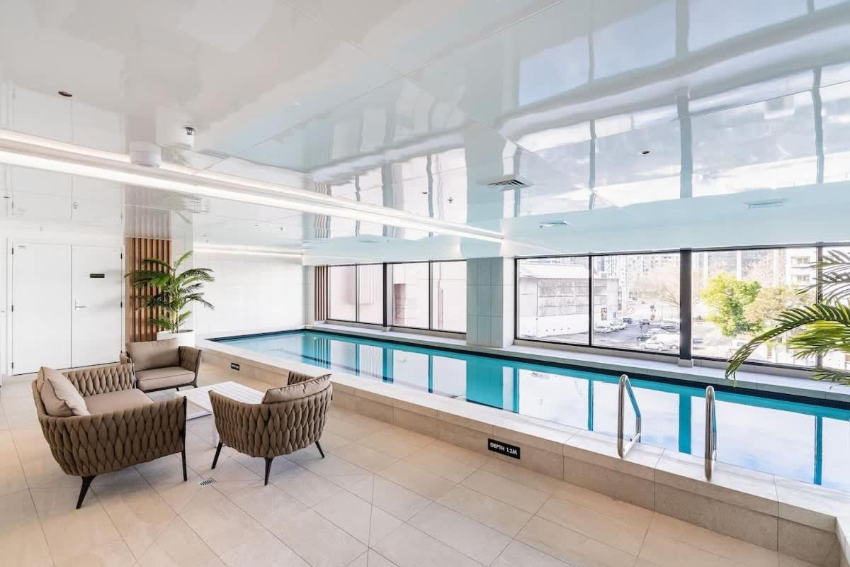 Beautiful Designed With Pool Gym Sauna *