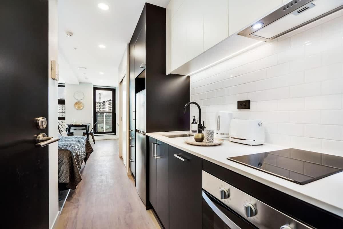 Apartment Beautiful Designed With Pool Gym Sauna *